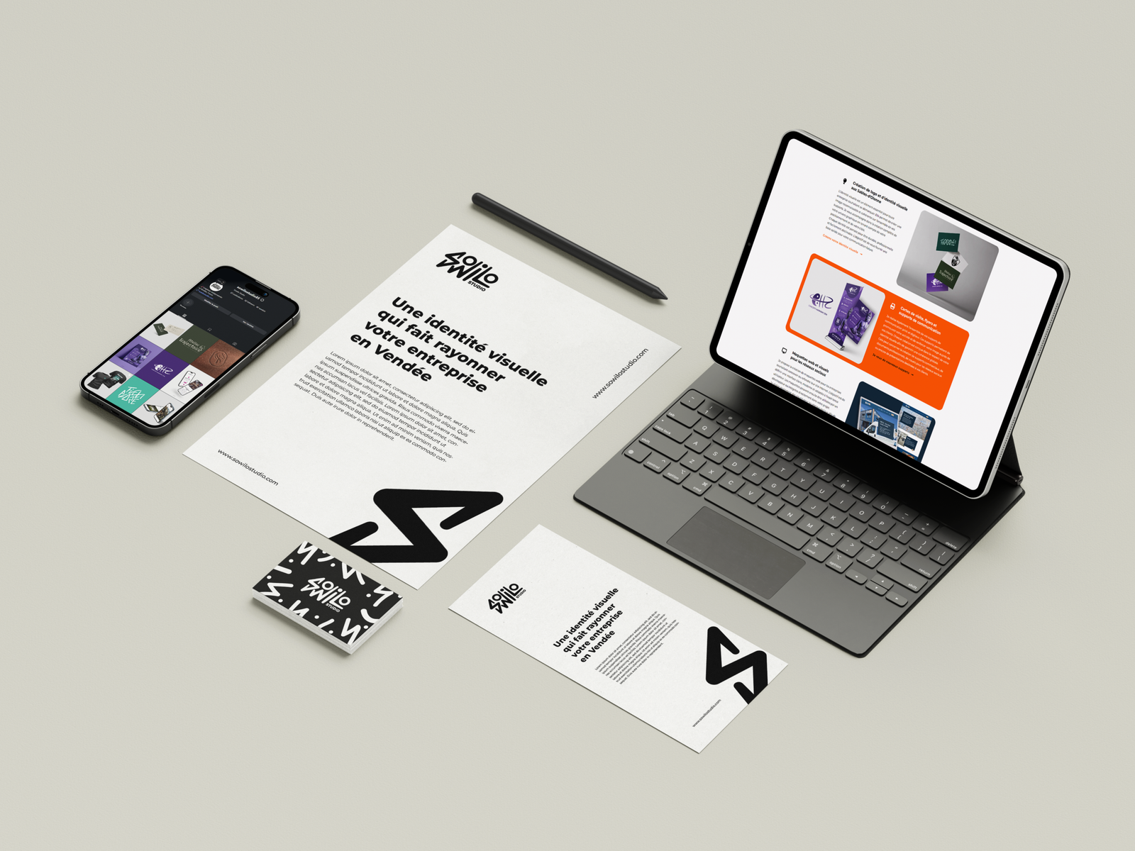 Identité visuelle complète : carte de visite, papeterie et ordinateur créés par Sowilo Studio
